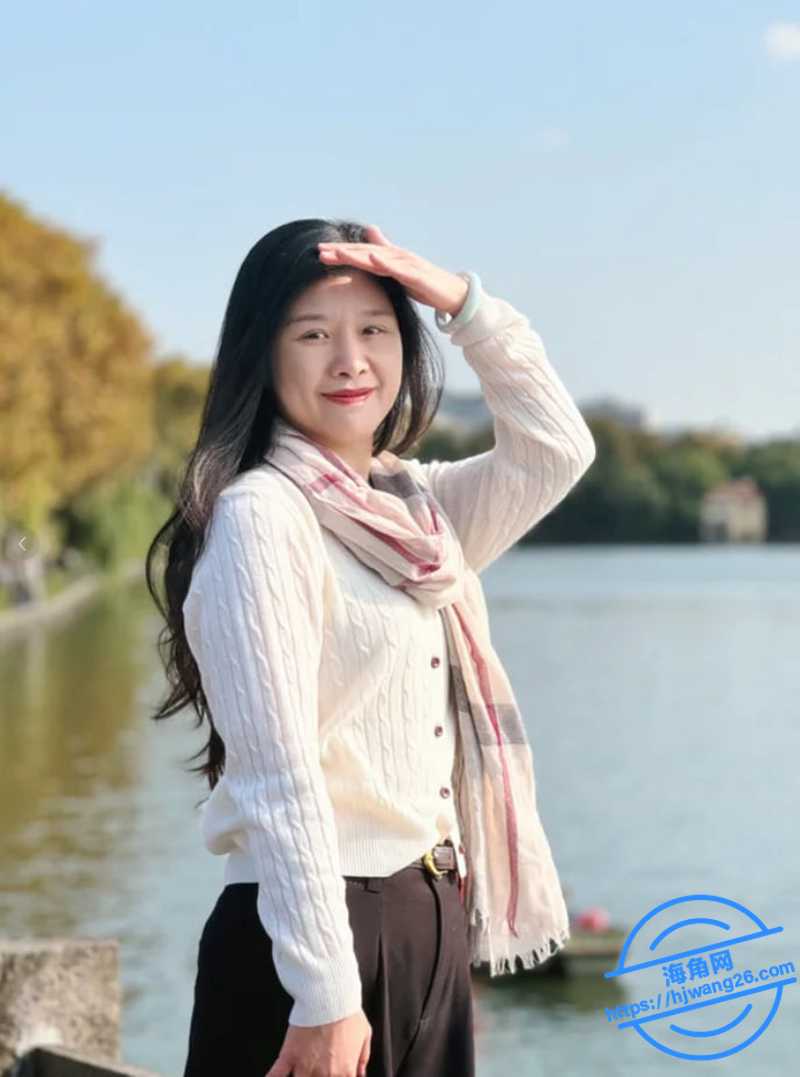 偷情母子 把妈妈灌醉了 扛回房间就是一顿强奸 把老妈操的要死要活的 25分钟超值