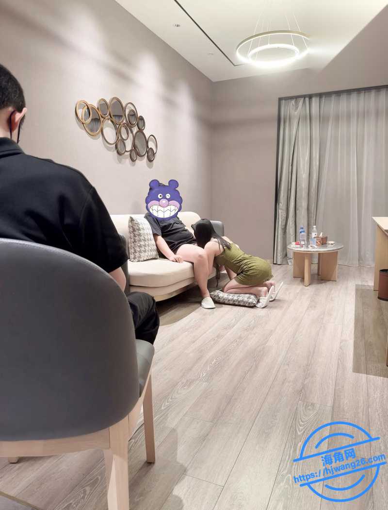 萝莉的绿帽男友 对不起老公我被别人操了资深绿帽