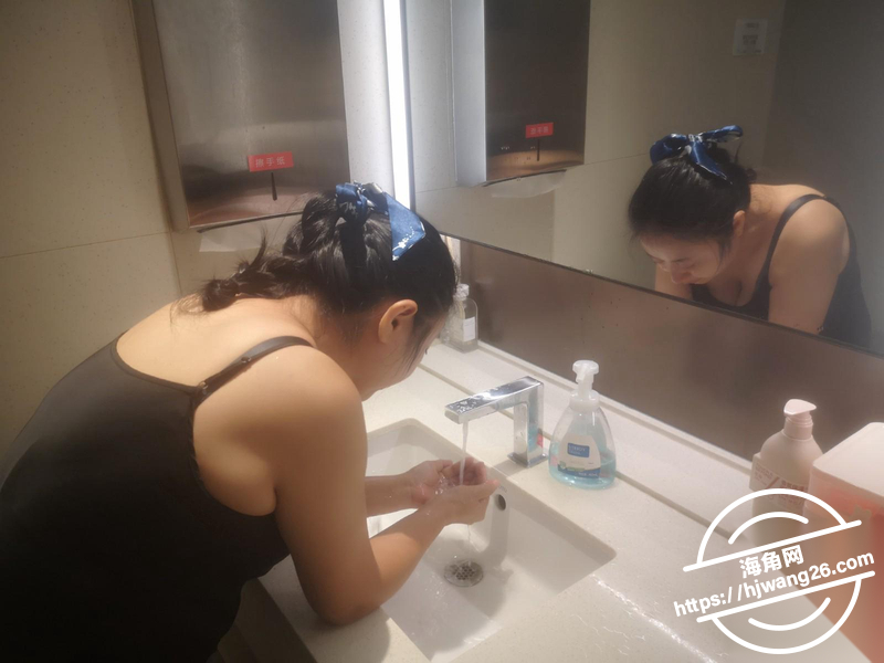 我是骚姐姐 外面是女强人骨子里面是淫荡的小女人 想和姐姐一起体验这种淫荡生活吗